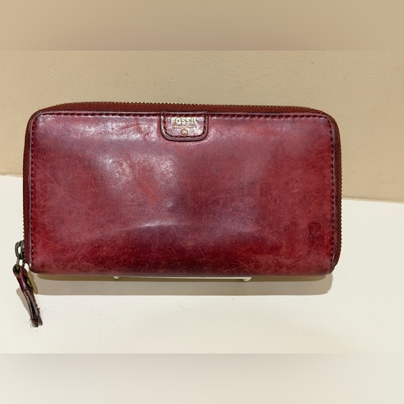 Fossil Red Leather Wallet-project please read for condition - Picture 1 of 8